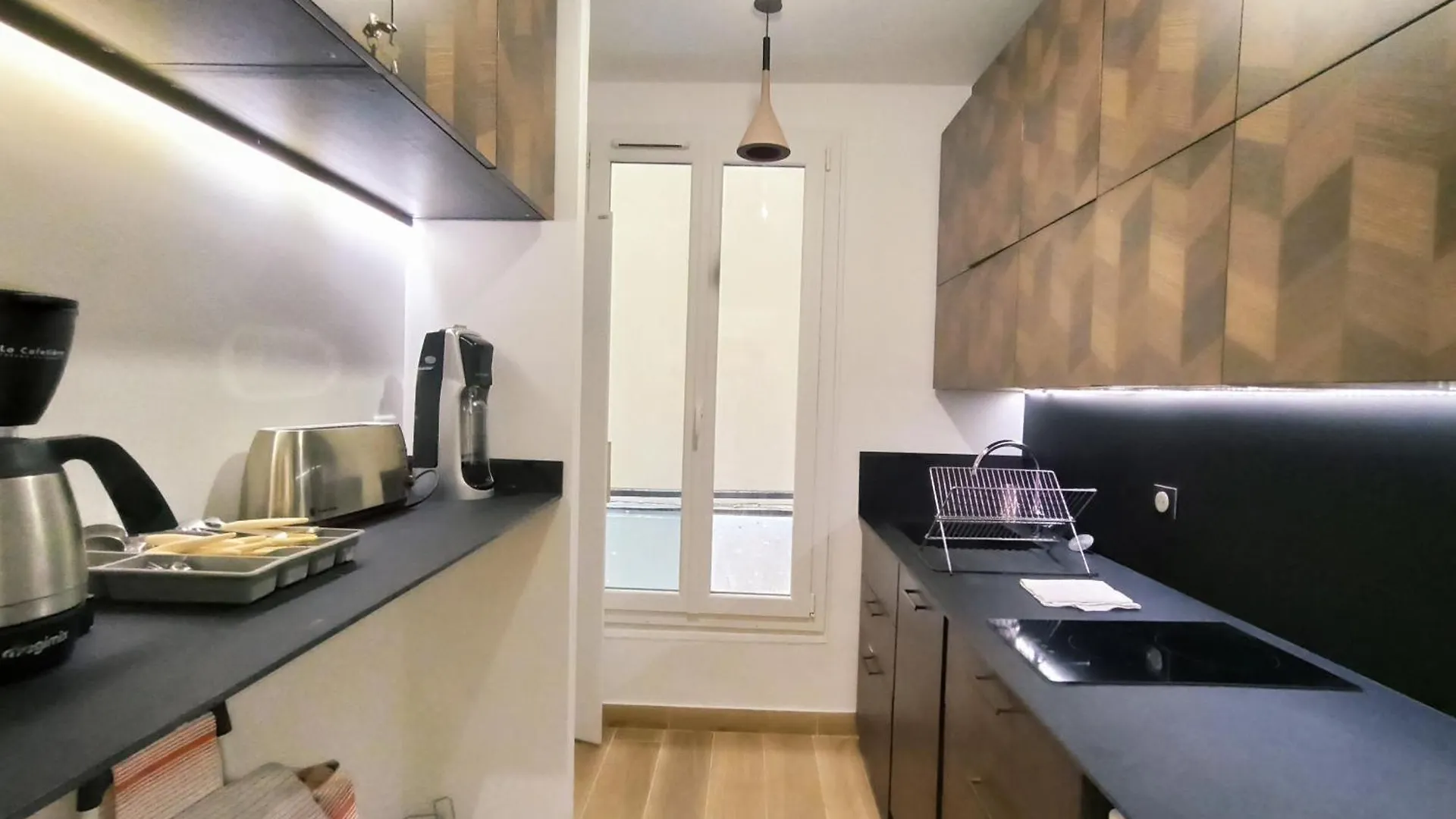 Rue Du Faubourg St Honore #1 - 8 Apartament